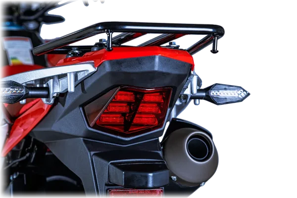 موتورسیکلت فلات XR 250 | نمای چراغ عقب LED